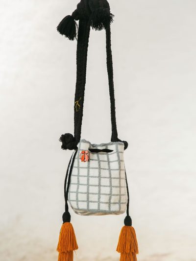 PUYA | Bolso bandolera blanco y negro |  Wayuu