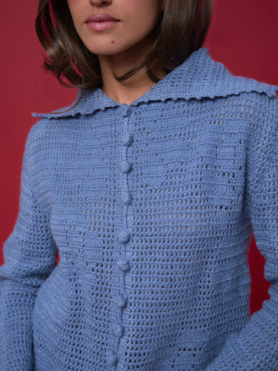 CLARO | Chaquetilla cardigan en crochet azul claro